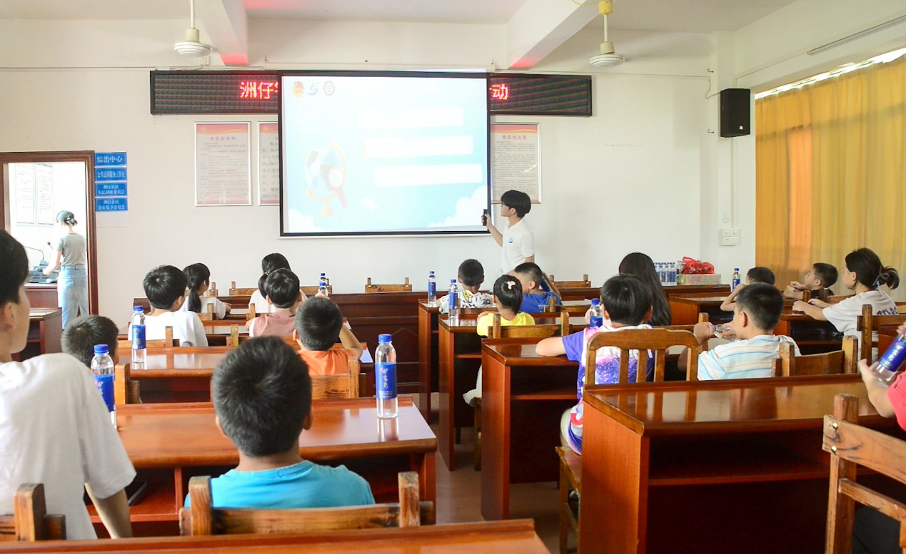 �㶫ũ����ְҵ����ѧԺ���Ǹ�δ����ʵ���ӣ��Ƽ�������������AI���յ���ͯ��