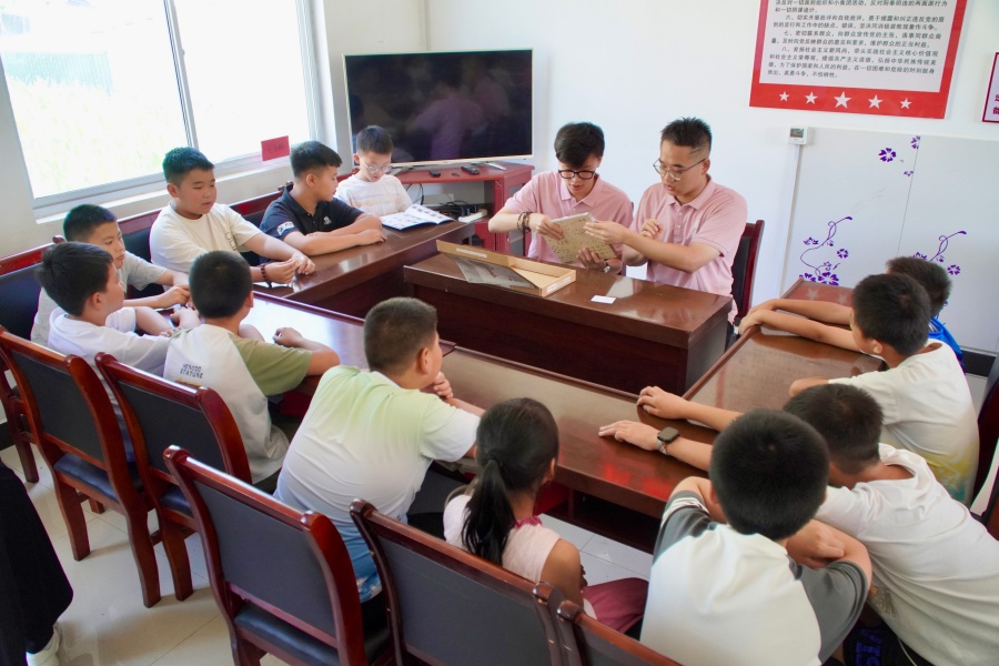 ʵ������ʱ���î���룬ͯ�����Σ�������ѧʵ�����봫���л����㴫ͳ�Ļ���ʢ��֮Լ