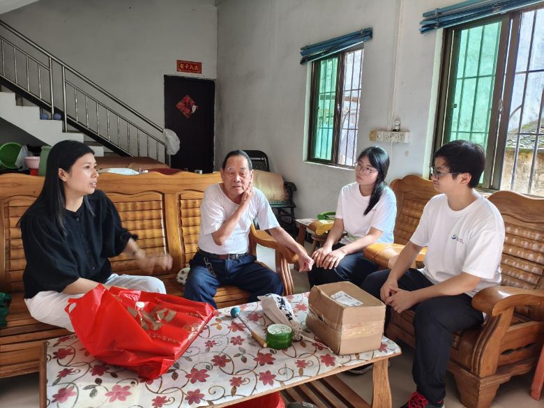 �ഺ������  ����ů���ġ���������ר��������桱ͻ���Ӹڷ��������һ�ܼ�ʵ