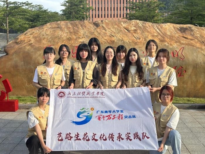 ��·����ע�������ഺ����������ǧ�򡱡���ͻ������������������ʵ��ů����Ļ