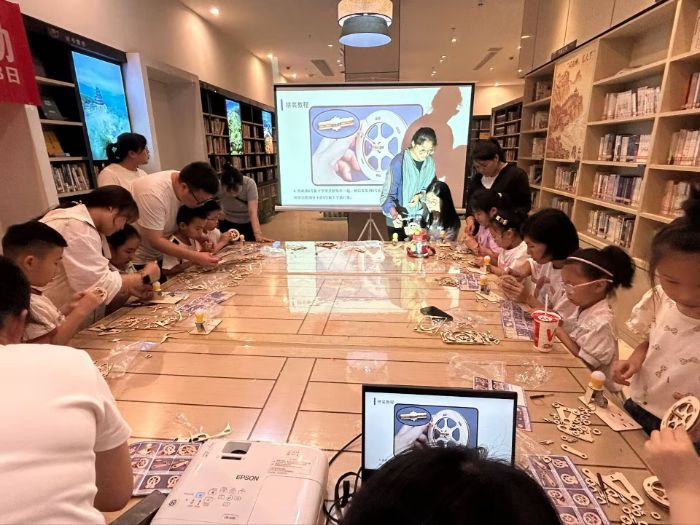 ����ѧԺ����ѧԺ��չϵ���ٶ���ѧʵ���  ��ȼ��ѧ̽������