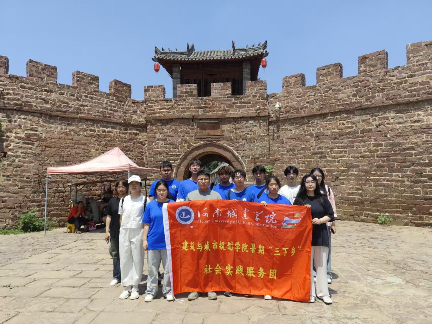 ������ʵ�����߽�����կ��̽Ѱ��կ�Ļ���������ʷ����