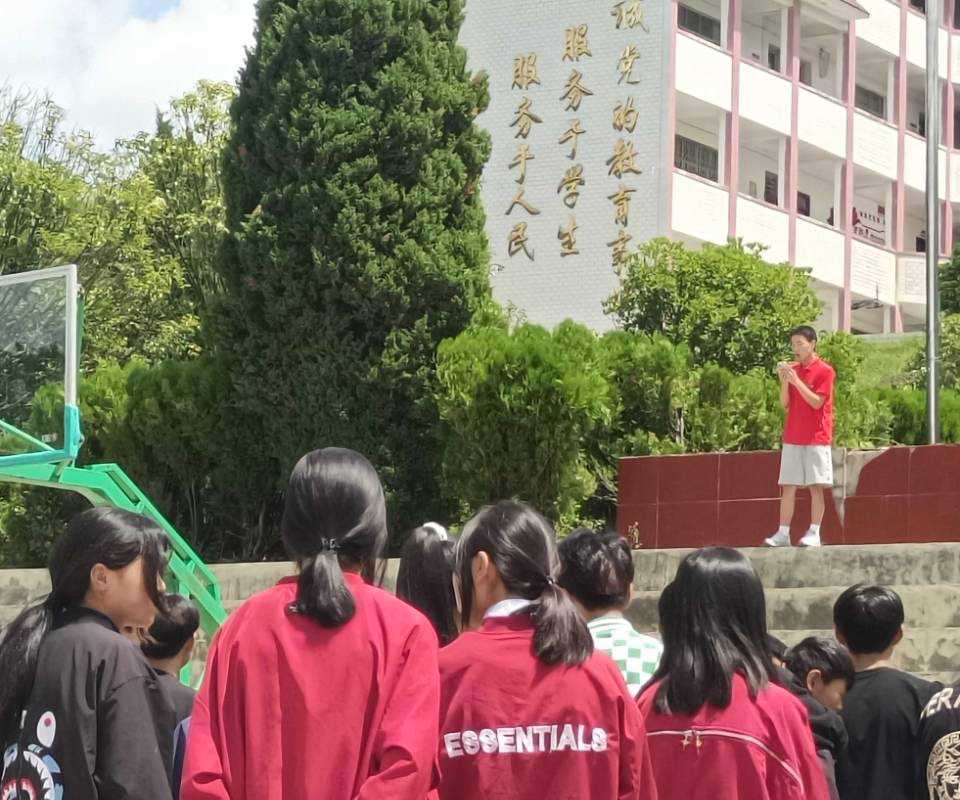 ̬
