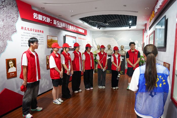 Ѱ�����ǻ�Դ ���� ����ְҵ����ѧԺ�ഺ˫ӵ�е���ʵ���ſ�����ȵ��������������