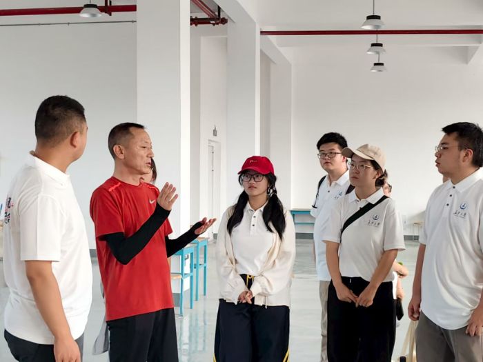 �ഺͦ��|��˫ɽ���㣬��չ֮��