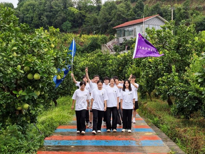 �ഺ���硱Լ�н�������ѧ�����ǻ����¶ȵ����������·