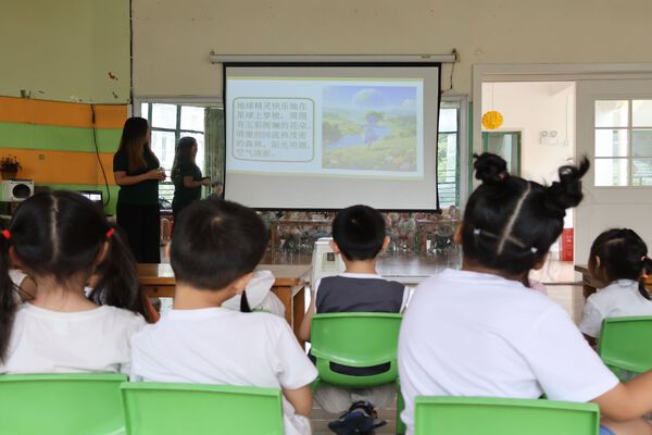 ����ʯ�ʹ�ѧ����Ժ�ǻ�ȼ��ʵ���Ӹ��ɶ��в����Ļ��׶�԰��չ��������