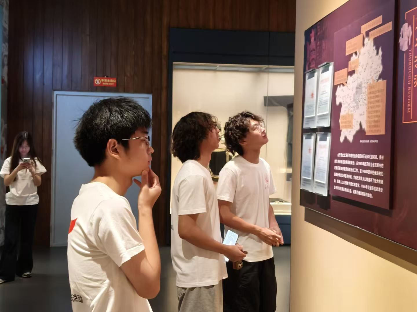 һ��·�ߣ����ַ��顪��������ѧ��ë��ӳ���롤����Ⱦ��塱�������ʵ���ܽ�