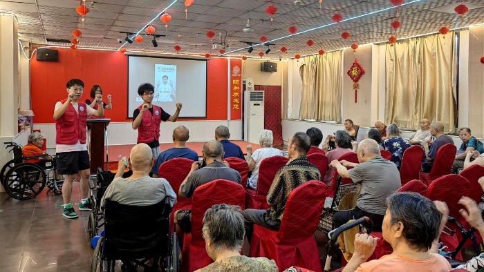 ������ѧѧ�������磺 �ԡ����С���ʹ�����ഺ����ů��ԭ