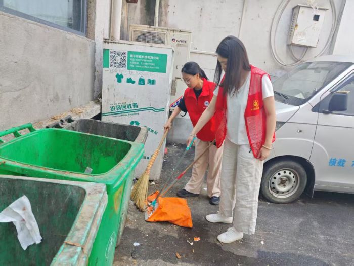 ���Ϲ�ҵ��ѧ�����ഺ���λ����У�ѧ�ý�ϴٷ�չ