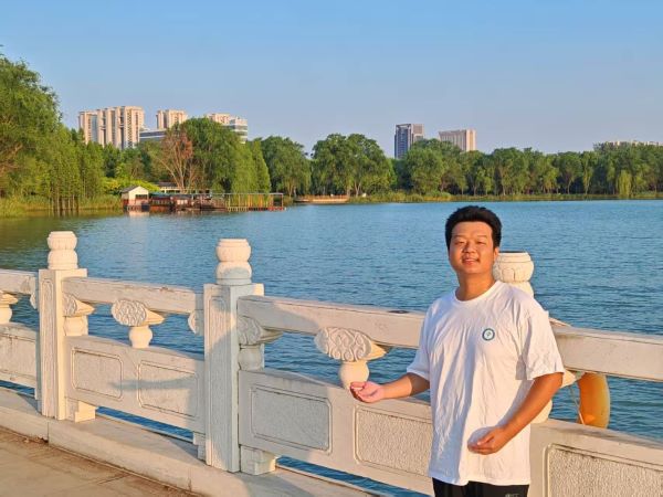 ̩Ժ����ѧ�Ӵ򿨽����ر꣬�������и�����ʷ������ҹ��黳