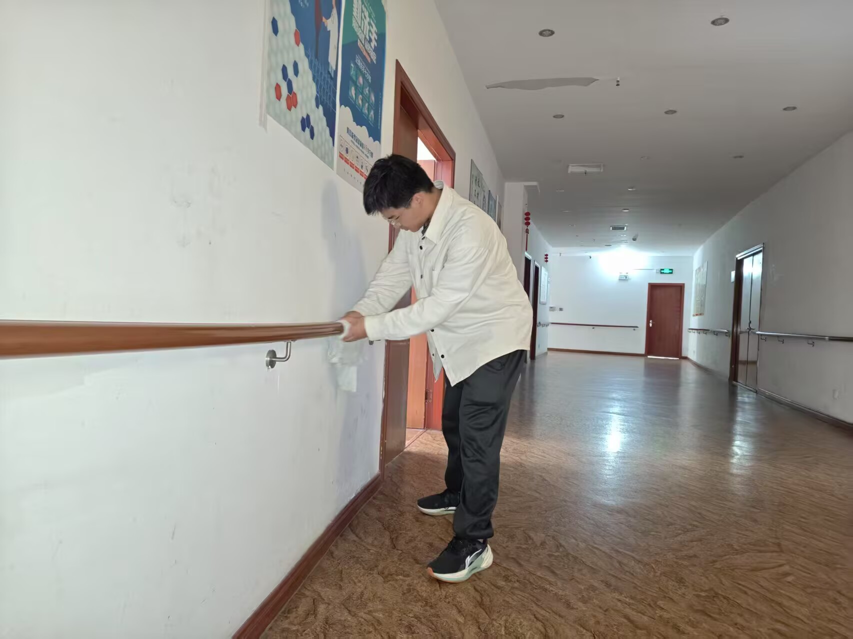 ��Тů�꾰־Ը�ӡ�С��ͨѶ��