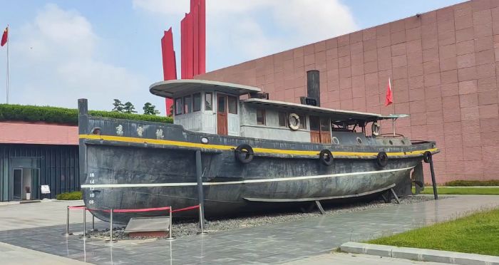 �Ͼ��ƾ���ѧ ׷Ѱ��ɫ���� ���и���н��