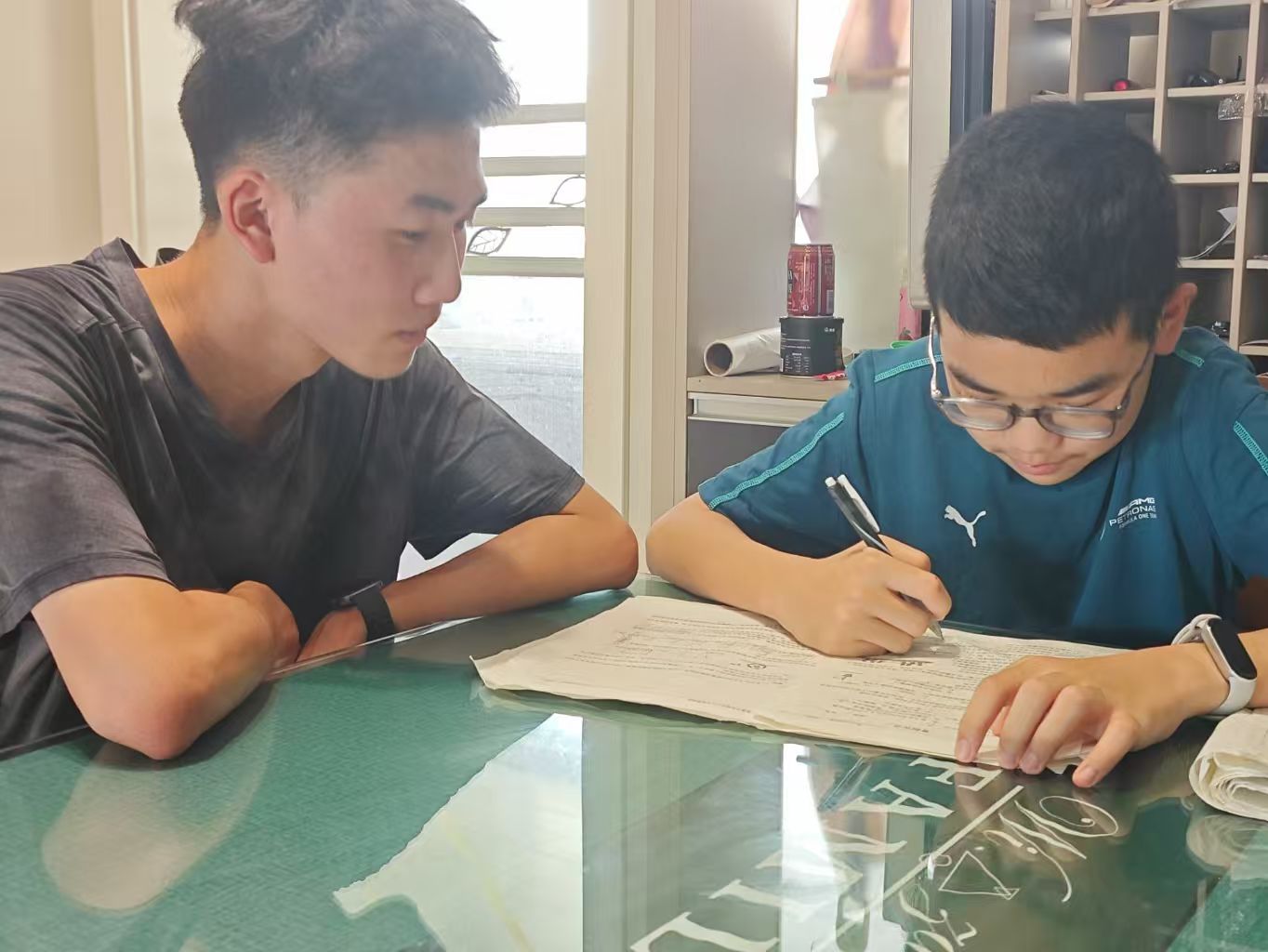 Ӧ����ѧѧԺ�����⾵С��������б����������ѧ��ѧҵ״��