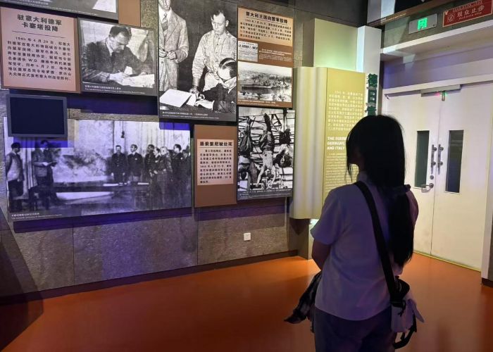 ��ɫ�������������������ǧ��