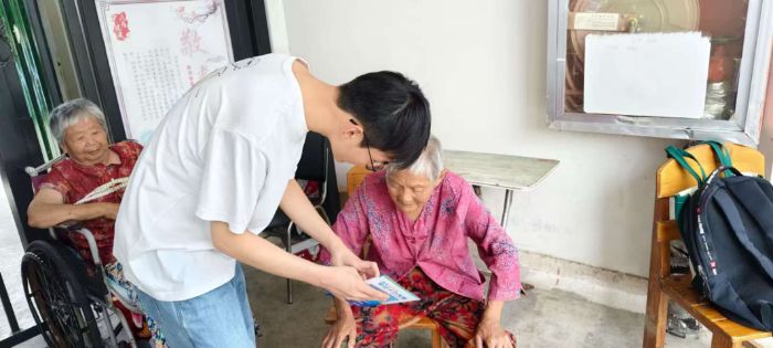 ����ѧԺѧ��������ʵ�����߽������н������깫Ԣ��־Ը��������ʱ��