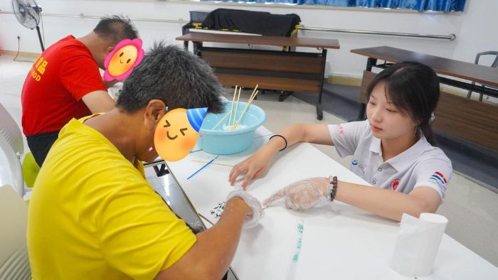 ͼΪͻ���Ӷ�Ա����ѧԱ����ֽ����