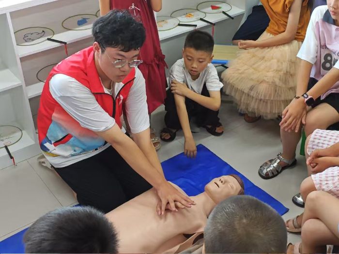 ����ҽҩѧԺ�������硱����������ů���δ���Ļ���