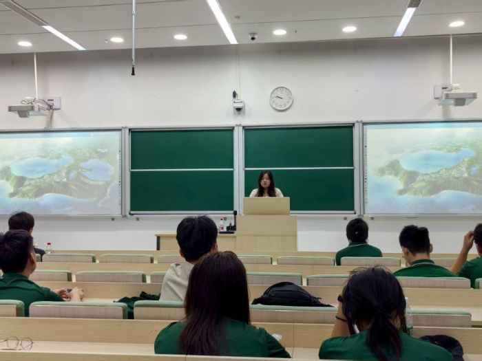 ������ҵ��ѧ����Ͷ����������̽Ѱ��ó�۽������ɫ֮·