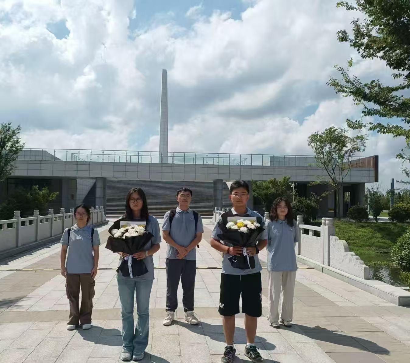 �θ�������ҹ� �������ϼ�Ӣ��