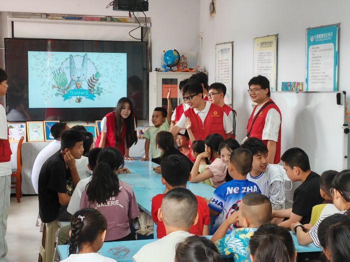 �ഺ���굣ʹ��ʵ�����ܽ��¹�|���ѧԺ�������硱�������ʵ�����������ظ�������ΰ��