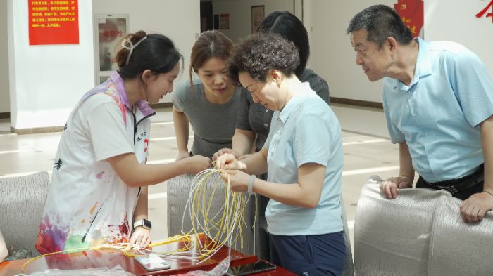 �ഺ���������� ɽ����������ѧԺ�������ѧԺѧ��Ϊ����֯�� �����ֽᡱ