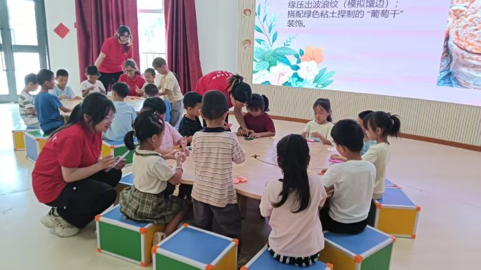 ����ľ��ѧ����˼����ѧԺ����ѧԺ��ѧ����չ������ǣС�֣��������廨��ϵ���ͽ̻