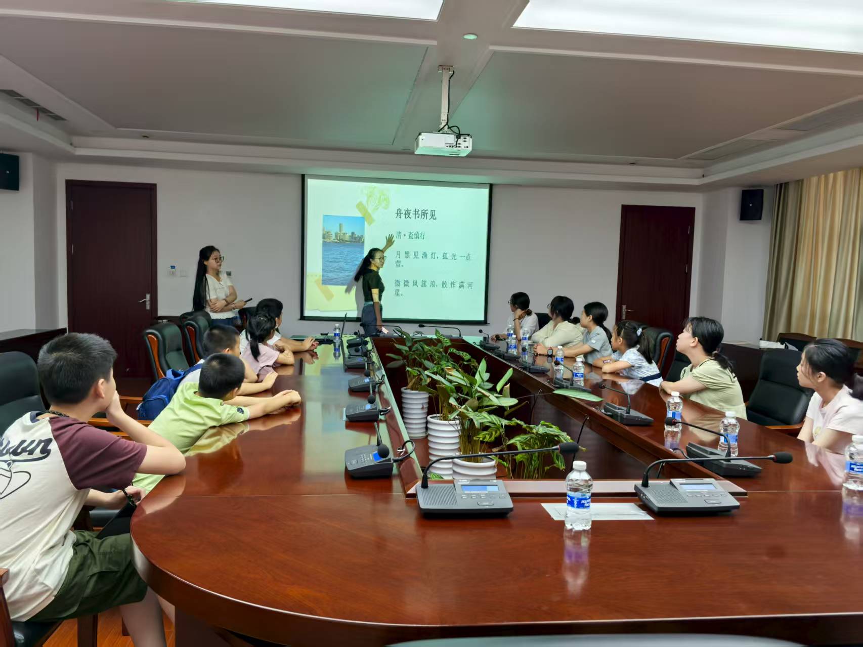 �ǹ�׹�ػ�ͯ�ģ���������ȼʫ��