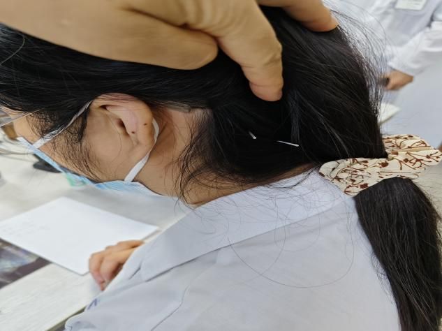 ͼΪ����ӳ�Ա����������ġ�κ����ͨѶԱ��