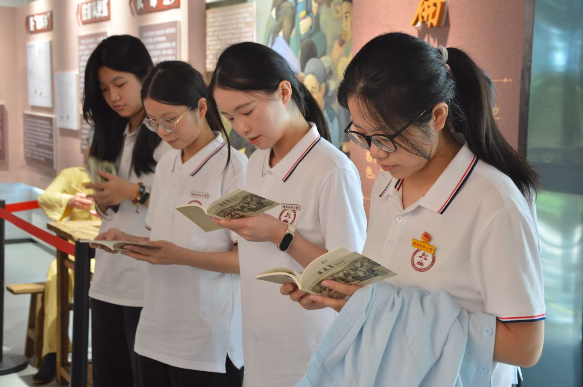 ̤��ɽ����������������������ʱ����������ʦѧ�Ӹ��ȹ�ʥ�ؿ�չ��Ѱ����������ʵ����