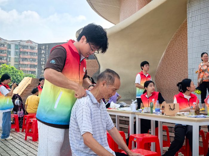 ᪻��ǻ�ů��Ұ�����������ͯ�ģ���ɫ��������ʵ���Ӹ���Զ��չ���������ʵ��