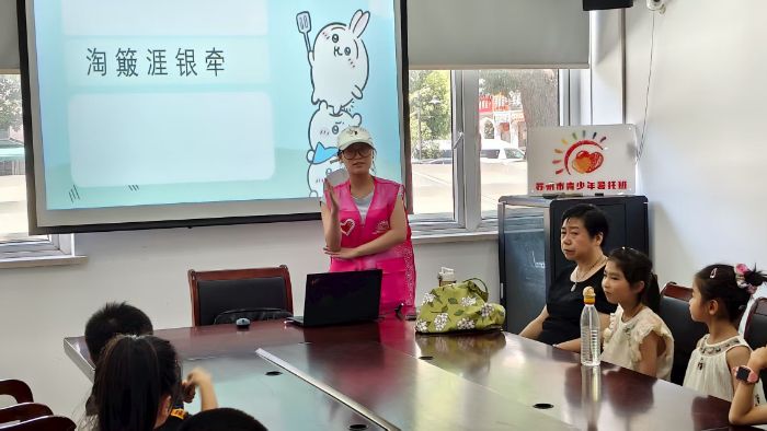 ʫ����ͯ�ģ������ɳ�����ʫ��̽�У��ž䴫н��ʵ���Ŷӿ�չ��ʫ���ͻ