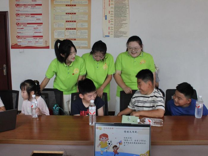 ɽ��ѧ�������磺��ůͯ�����ɳ�������������δ��