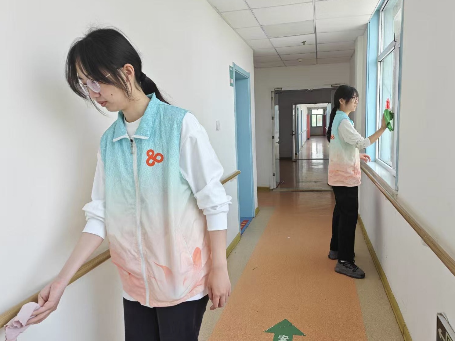 ��ů������־Ըͬ��