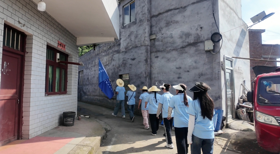 ������Ұ��������ҡ�����ѧ�������߷õ��м�ʵ