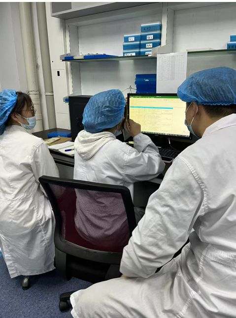 ̽Ѱ����Ƽ�ǰ�أ�������ҵ���·�չ��������ѧԺ�����հ¿�����Ƽ����޹�˾ʵ����ʵ