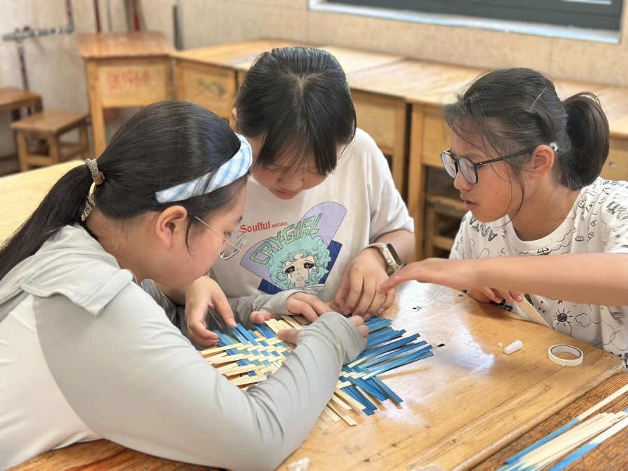 �й�ҩ�ƴ�ѧ��ҩ��ͯ�ġ���ů���ơ����ʵ���ŶӶ�ά���ܹ��������������ҵ