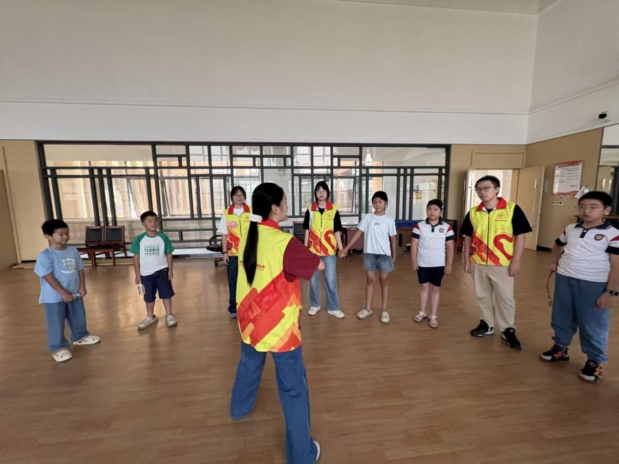 ����ѧԺ��˫���ж�������ʱ�� ��ƽ��ɫ������ʵ�����������̽�����������