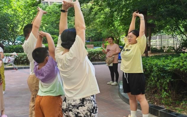 ͼΪ����ӳ�Աʵ�ؽ�ѧ��ͳ���� �¼���ͨѶԱ��