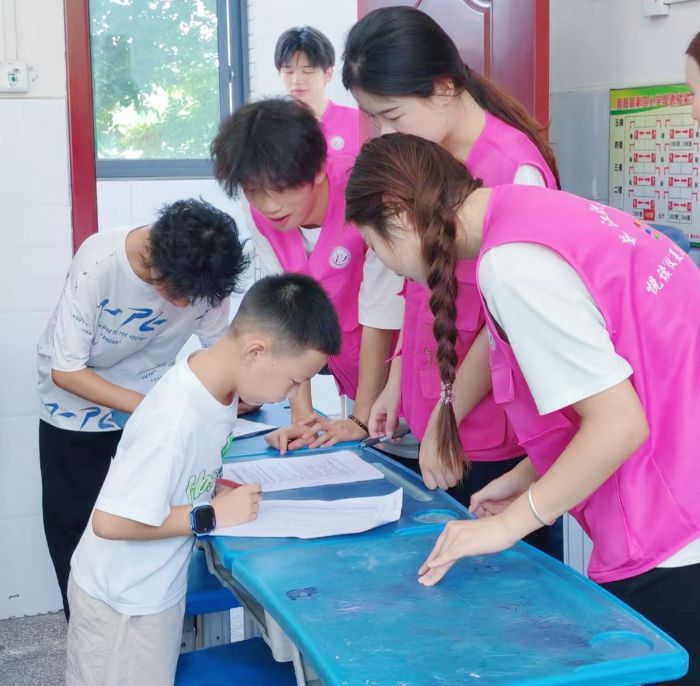 �ഺ�����������ڿ��� ��������ػ���ͯ�ɳ�