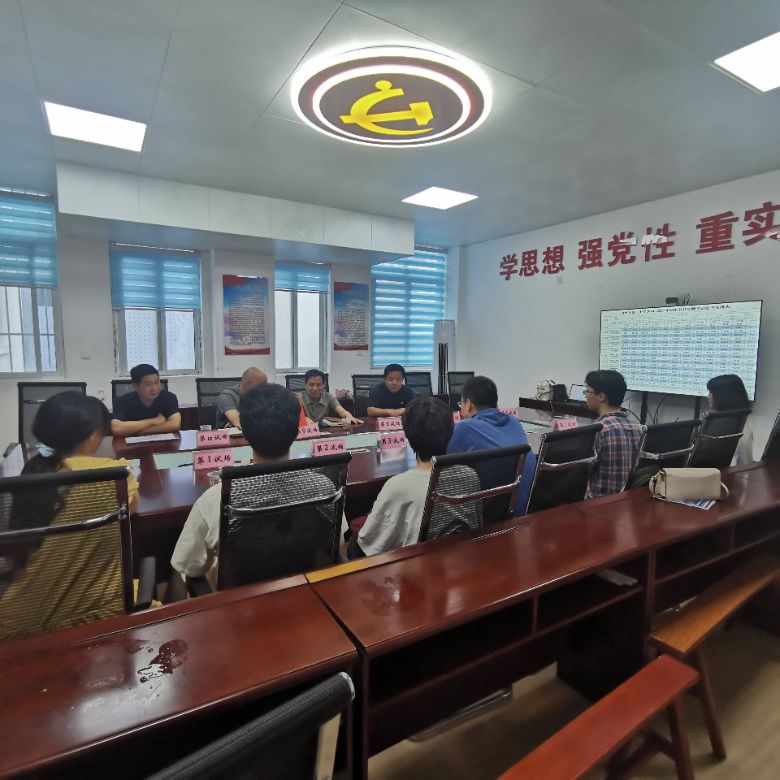 ������ѧ�����ι��������жӿ�չ���Ͷ������ǣ�ʵ���ٳɳ������ڡ������硱���ʵ���