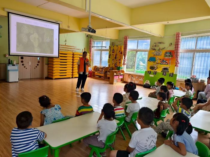 ��̨��ѧҩ�аٲ�ʵ���ӣ���ҩΪý��������������ͼ��