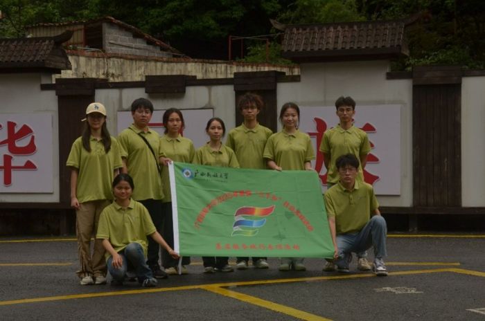 ������ɽ̽���ഺ���ܴ�����