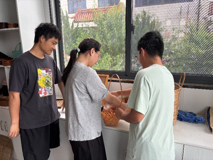 ���մ�ѧѧ�������磺�ں�ǧ����Ŵ��У�������ʷ����