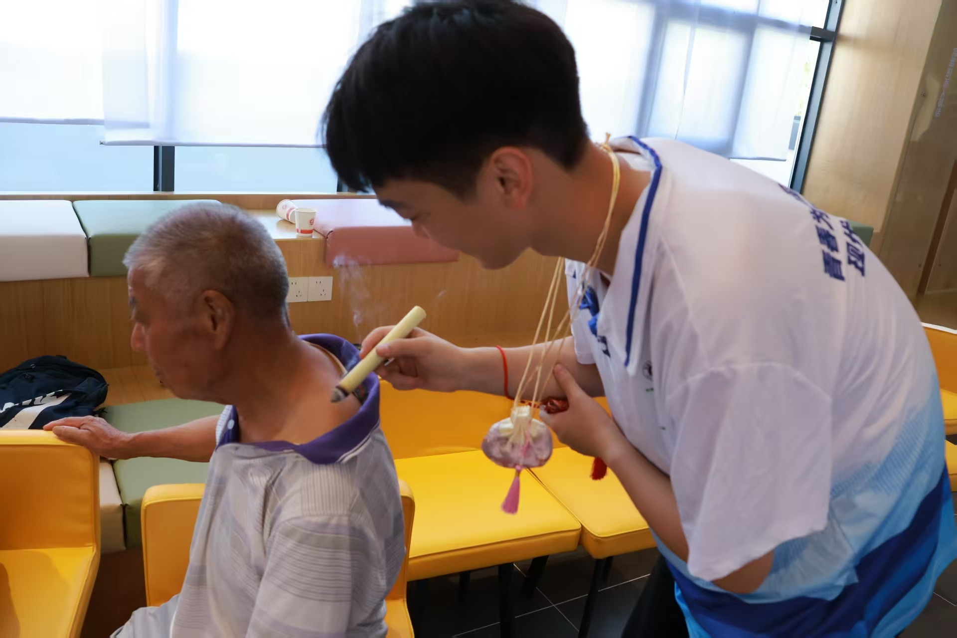 ������ҽҩ��ѧ�ǻ�����־Ը����Ӹ������ന�忪չ��������