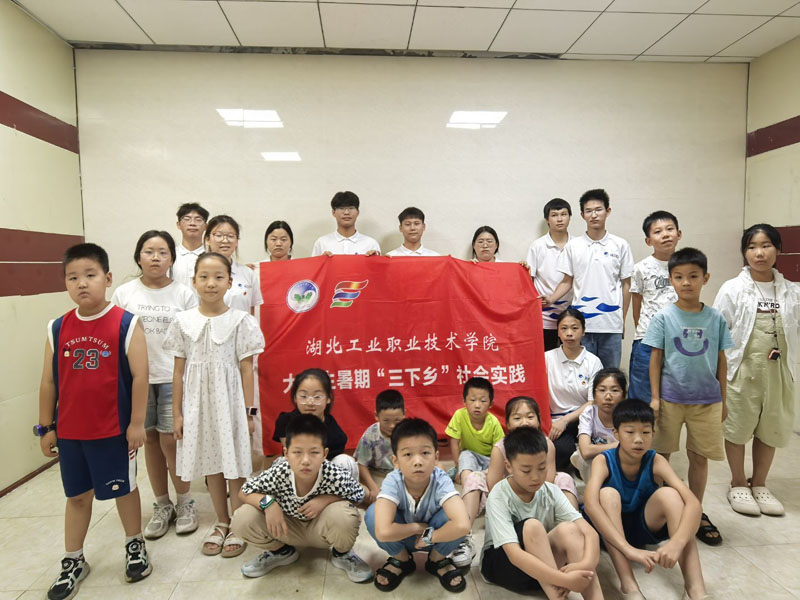 ׷�ݺ�ɫ���䣬���и������񡪡� ���������������갮���������ʵ�����߽����ҹ�����