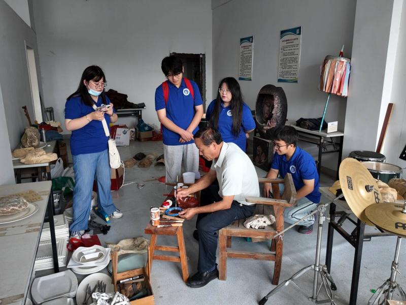 �л����� հ����Ϸ��������ѧԺѧ�ӶԻ��е��ʦҦά�ţ�̽Ѱ����ߵ�̼�������