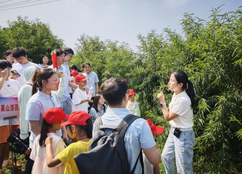 ��Ȼ��Լ���ɳ���ͯѧЯ�������� ��������Ե�ѧ���ԡ�����Ϊý���������˻���