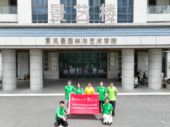 ����ũ�ִ�ѧѧ�ӿ�չ���ݻ��ܲ�ҵ���У�̽����չ��·��