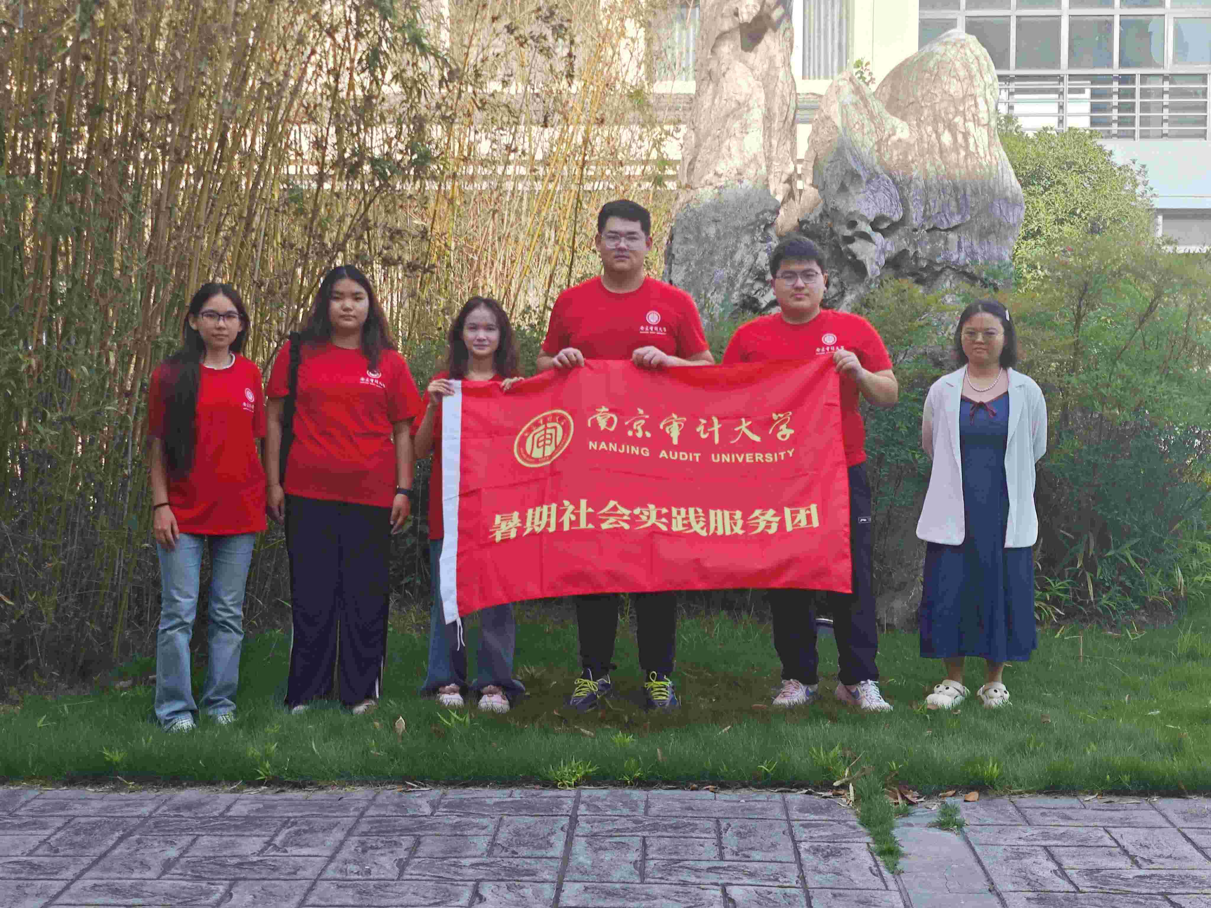 �����磺ƽ̨�����е��Ա����---�����Ͼ�����Ů������Ա���о�